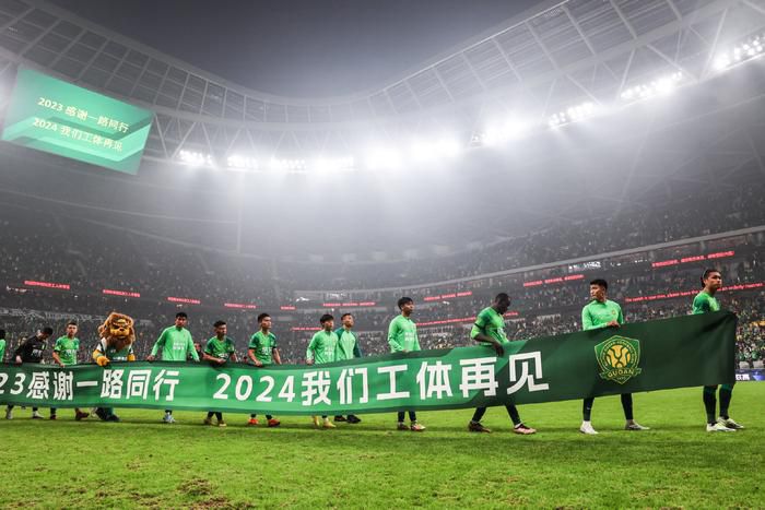 大方认爱卡哥：是的，我们订婚了 锦绣开年！