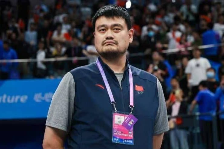 主演新剧《肯尼迪》聚焦著名政治家族 2 堪比时装周!
