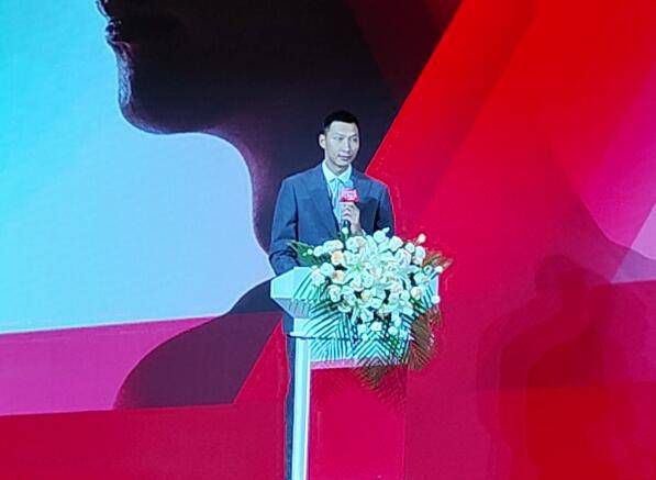 在新版电影中，他将不再扮演前作的主角 《华尔街之狼》未曝光片场照 小李马丁合作默契 2014-03-20 近日，电影《华尔街之狼》之前未曝光的一组片场照在网上流传，在这几张片场照中，多是主演莱昂纳多·迪卡普里奥与导演马丁·斯科塞斯一起工作的场面，其中包括电影中莱昂纳多饰演的乔丹·贝尔福特与马格特·罗比饰 韦斯·安德森新片攒巨星 比尔·默瑞新近加盟 2012-09-26 《了不起的狐狸爸爸》、《月升王国》导演韦斯·安德森为自己的新片开出一份空前豪华的演员名单：约翰尼·德普、爱德华·诺顿、裘德·洛、艾德里安·布罗迪、欧文·威尔逊、比尔·默瑞、布鲁斯·威利斯、安吉拉·兰 《法兰西特派》发布人物特辑 比尔·默瑞饰演编辑 2021-09-10 由韦斯·安德森执导的影片《法兰西特派》，曝光了比尔·默瑞饰演的杂志编辑的人物特辑。