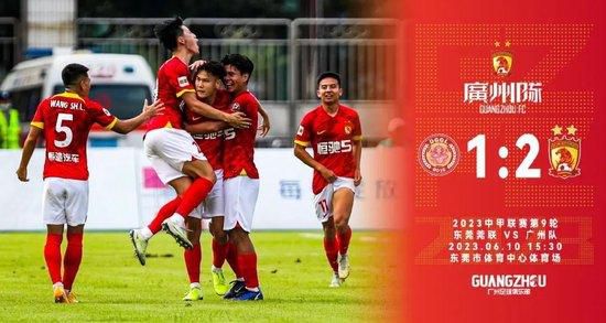 我以为如果我对时尚感兴趣，就意味着我牺牲了自己身上严肃的那部分。
