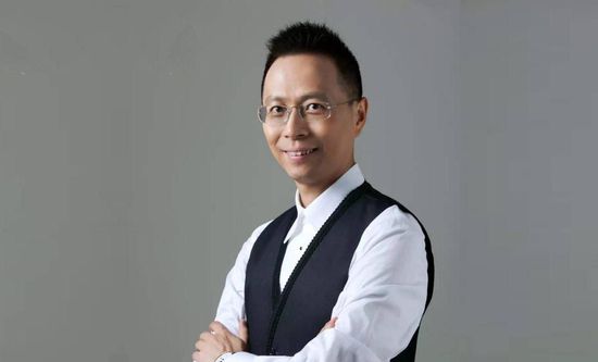 导演杨子表示，这部改编自韩国经典电视剧的影片在“致敬经典”的基础上，也加入 《谁说我们不会爱》首映 杜淳、颖儿曝尴尬床戏 2014-02-10 2月9日，新片《谁说我们不会爱》在京举行首映礼，导演刘宝贤携主演杜淳、颖儿、陈亭嘉、王妍、海鸣威和高健出席发布会。