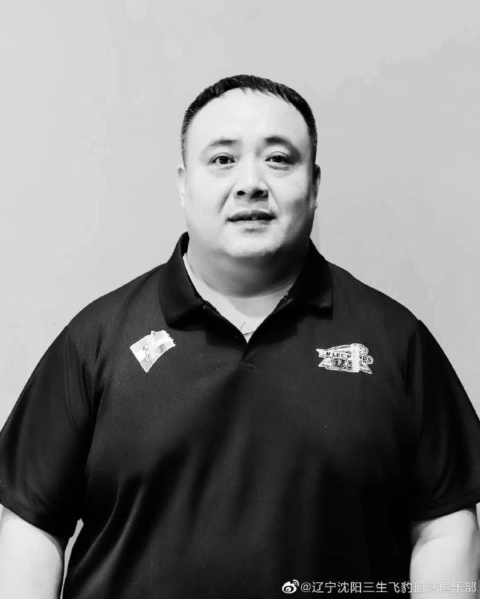 悠扬的旋律承载着三十年的光影记忆，激昂的歌声展望未来的奋斗征程。
