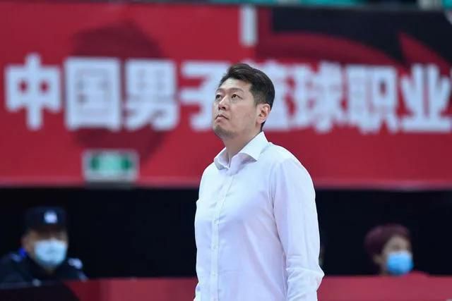 不少观众对此表示质疑，认为这种方式削弱了电影的戏剧性和对抗性。