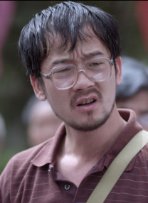 他认为，拍电影是一个向内探索的过程，同时也伴随着对外部世界的体悟。