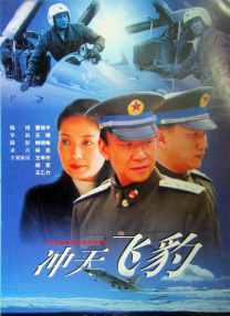 王李丹妮片场自摸胸部 频提低胸装hold丰满上围 2013-06-28 6月27日，由刘存明执导的爱情喜剧电影《光的棍》正在河北唐山热拍，徐洁儿、王李丹妮等现身拍摄现场。