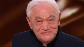 而由靳东、李小冉等人主演的都市情感轻喜剧《林深见鹿》，则将镜头对准了中年男人群像。